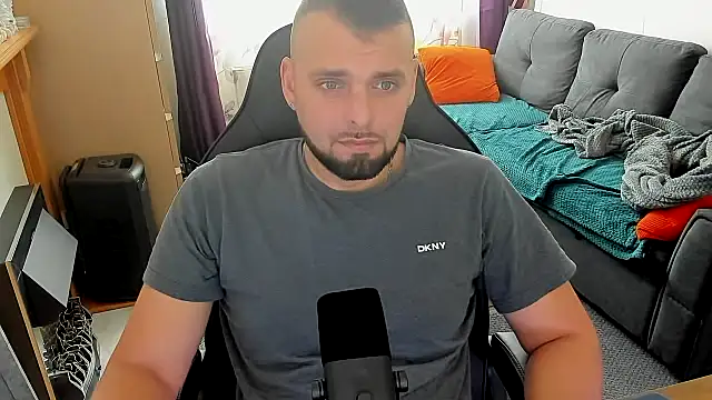 justforfunchriss online show from October 31, 11:24 am