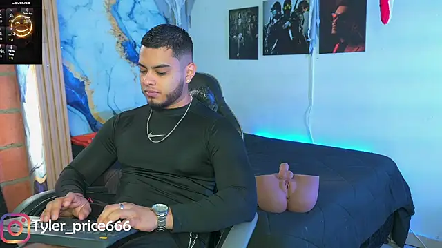 Tiler wolker online show from November 18, 12:31 pm