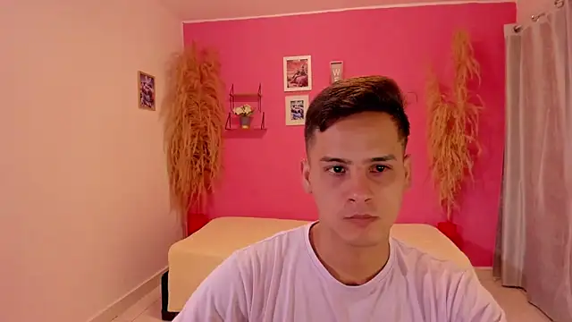 elmasmas01 online show from November 5, 4:42 pm