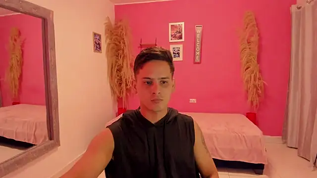 elmasmas01 online show from December 2, 12:03 am