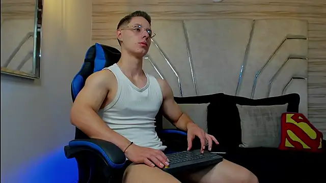 MAXTHOMSON online show from February 13, 7:03 am