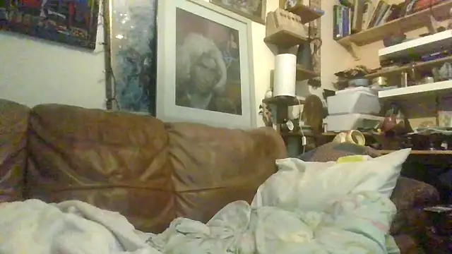 jigglethaypussi online show from February 4, 12:16 am