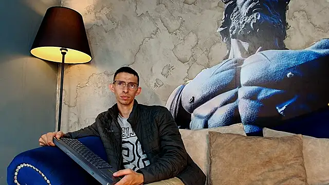 ZyroNight online show from December 15, 7:22 pm