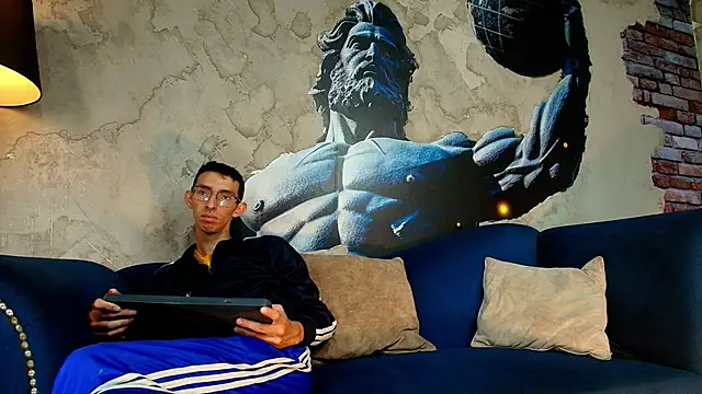 ZyroNight online show from January 5, 7:28 pm