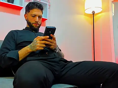 Supreme Alpha online show from November 30, 8:33 pm