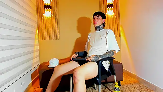 DANTE ARMSTRONG online show from November 6, 4:59 am