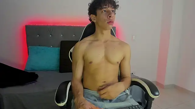 chris evans27 online show from November 12, 4:07 am