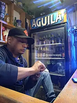 themorenofit08 online show from February 13, 1:23 am