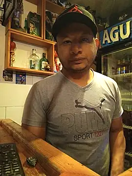 themorenofit08 online show from February 18, 1:04 am