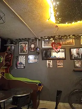 themorenofit08 online show from March 17, 1:20 am