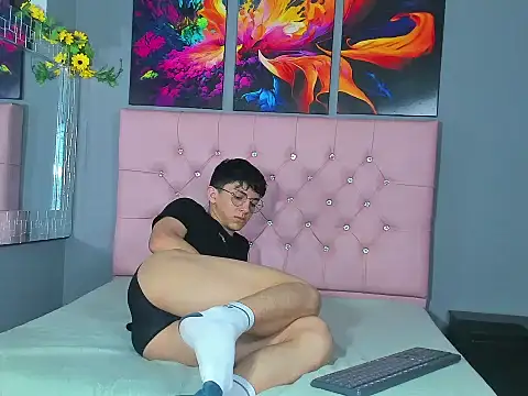 ElanGiraldo online show from February 15, 12:17 am