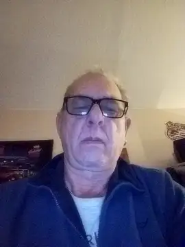 andy-1961 online show from November 9, 11:09 pm