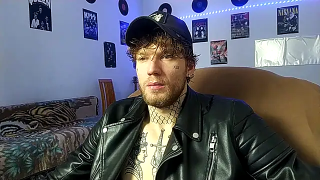 Huntall77 online show from December 16, 7:37 am