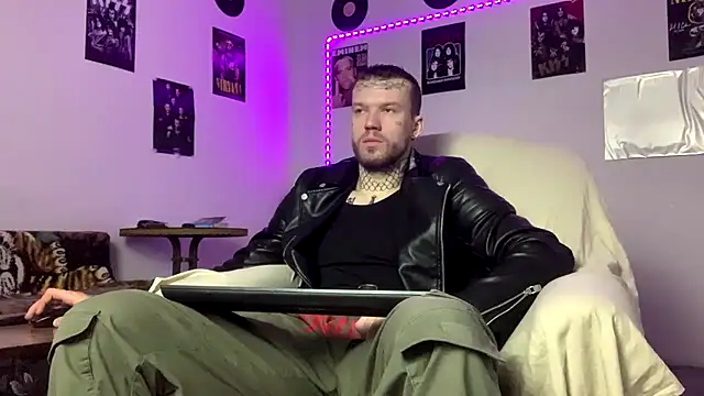 Huntall77 online show from February 28, 5:01 pm