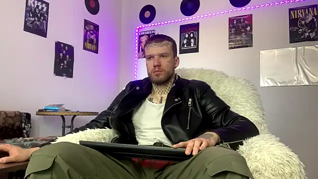 Huntall77 online show from March 5, 5:25 am