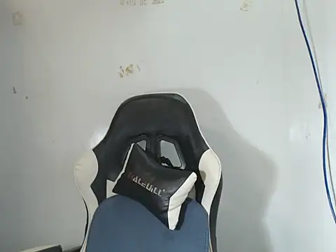 andy cummy27 online show from December 17, 2:46 pm