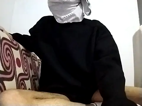 SkewingAwe online show from November 13, 6:01 pm