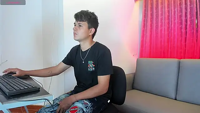 Hospick white online show from November 14, 6:20 pm