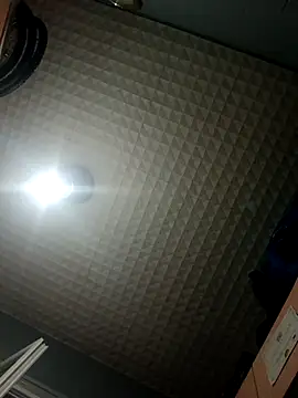 hotguy71000 online show from November 28, 3:36 pm