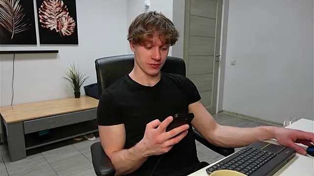 Charles Dreams online show from February 13, 7:30 pm