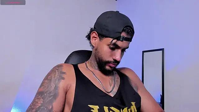 LuigiVitale 1 online show from July 17, 1:35 am