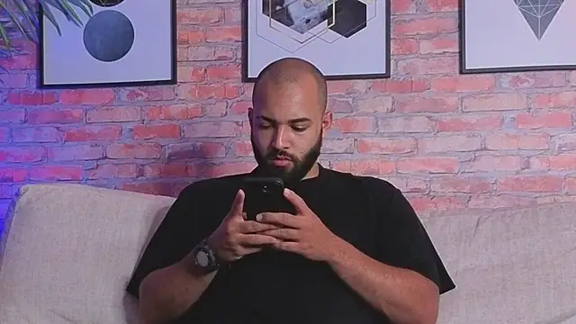 Chris Varden online show from April 15, 7:36 pm