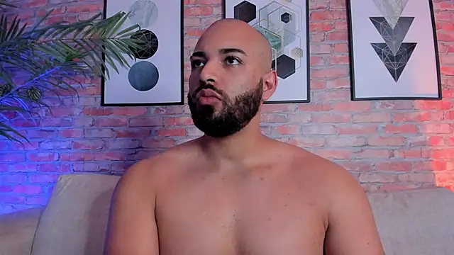 Chris Varden online show from April 10, 7:10 pm