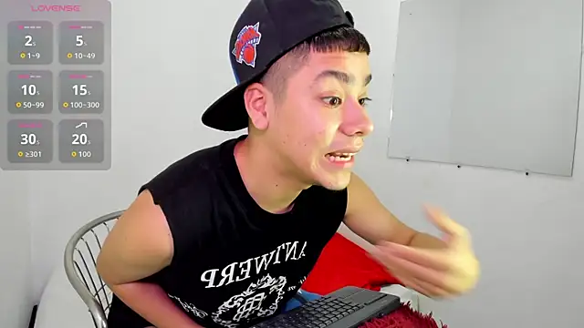 Lucastorrez01 online show from February 14, 4:24 pm