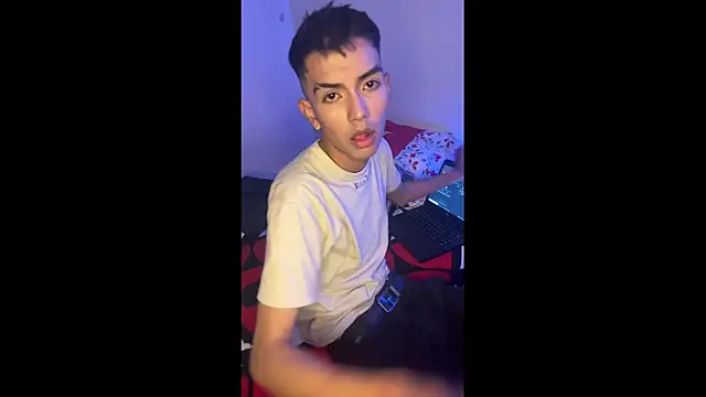 Twink Tayler online show from November 18, 4:27 am