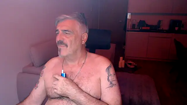 Buidapest online show from December 18, 10:39 pm