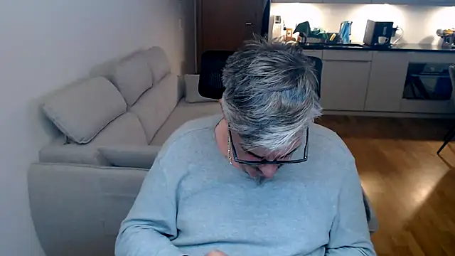 Buidapest online show from February 16, 4:10 am