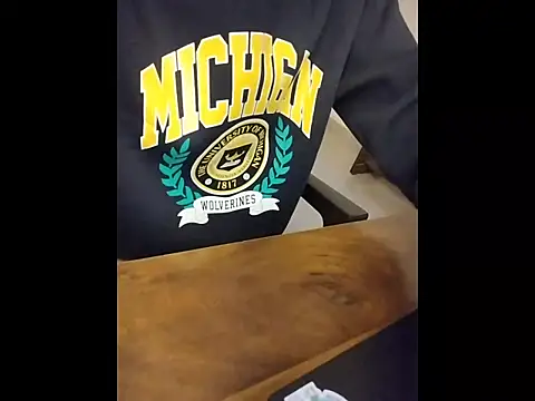 akshr1099 online show from December 20, 11:50 am