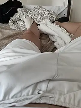 berkkderlerr online show from April 18, 9:00 am