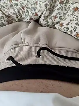 berkkderlerr online show from April 11, 11:58 am