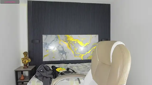 Sylasfrost online show from December 3, 8:59 pm