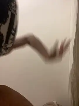 italianbaby001 online show from November 25, 9:17 pm