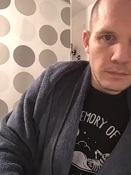 Spielzeugtwink online show from April 3, 10:17 pm