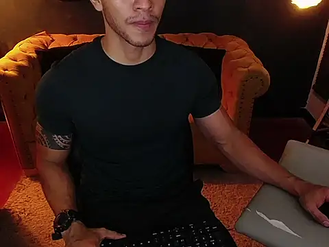 tayler luke online show from December 2, 1:20 am