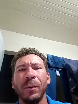 RobertoLuiz84 online show from February 3, 6:22 am