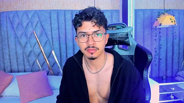 NicolaiKarav online show from April 8, 12:04 pm