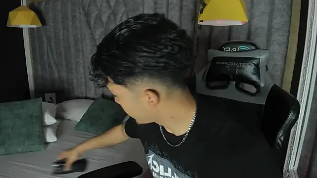 NicolaiKarav online show from April 19, 12:04 pm