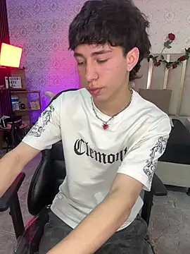 kaelwolf tay online show from April 1, 7:11 pm