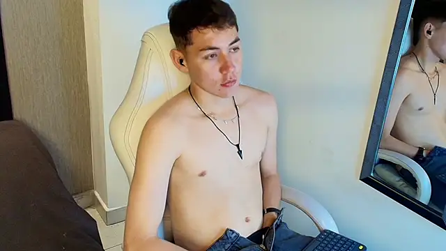 LoganFoster  online show from January 8, 8:47 pm