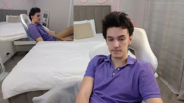 MoonlinSkinn online show from February 6, 1:02 am