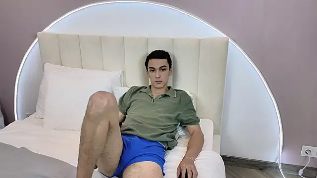 MoonlinSkinn online show from November 24, 8:04 am