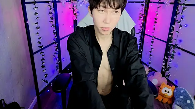 YugoAsian online show from December 3, 8:48 pm