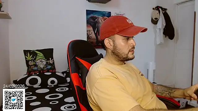 holegape online show from February 24, 8:31 pm