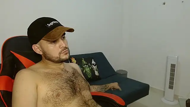 holegape online show from April 21, 5:52 pm