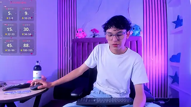 SthepanodiMonaco online show from December 4, 7:21 pm