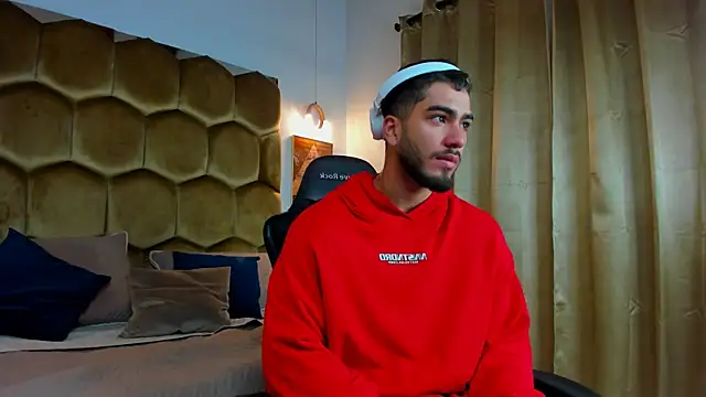 Franco banderas online show from February 23, 11:01 am